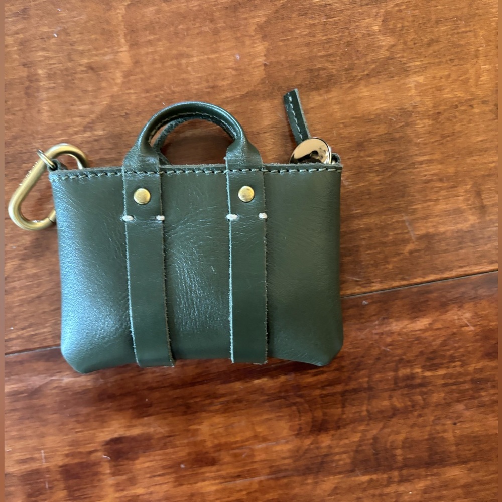 Clare V. Bebe wallet